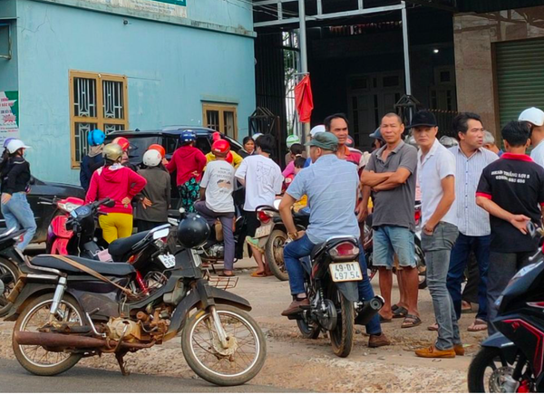 Họp báo vụ Bí thư xã giết cháu vợ: Dựng hiện trường giả để nhận tiền bảo hiểm Họp báo vụ Bí thư xã giết cháu vợ: Dựng hiện trường giả để nhận tiền bảo hiểm - Sputnik Việt Nam