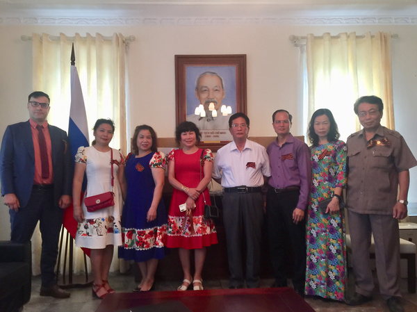 Hoài niệm Liên Xô tặng Nga 25 nghìn khẩu trang y tế chất lượng cao - Sputnik Việt Nam