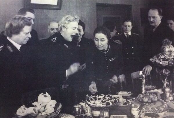 Nhà máy sô cô la «Tháng Mười Đỏ» trong khói lửa chiến tranh Nhà máy sô cô la «Tháng Mười Đỏ» trong khói lửa chiến tranh - Sputnik Việt Nam