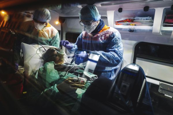 Nghị sĩ Pháp đề xuất cho phép công dân tặng ngày nghỉ cho bác sĩ Nghị sĩ Pháp đề xuất cho phép công dân tặng ngày nghỉ cho bác sĩ - Sputnik Việt Nam