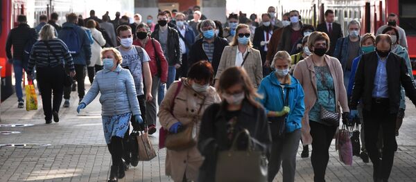 Hành khách trên sân ga của nhà ga Kazan ở Moscow - Sputnik Việt Nam