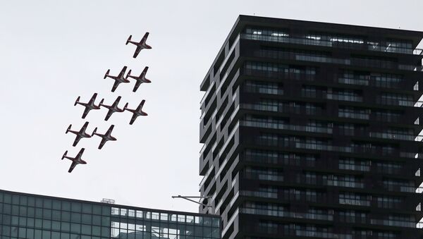 Máy bay  Snowbirds  của Không quân Canada  - Sputnik Việt Nam