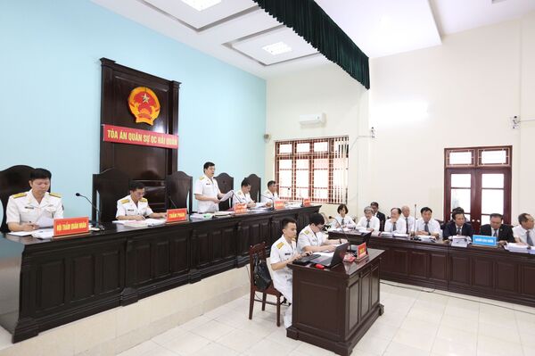 Xét xử cựu Đô đốc Nguyễn Văn Hiến: Quân Chủng Hải quân bị lừa như thế nào? - Sputnik Việt Nam