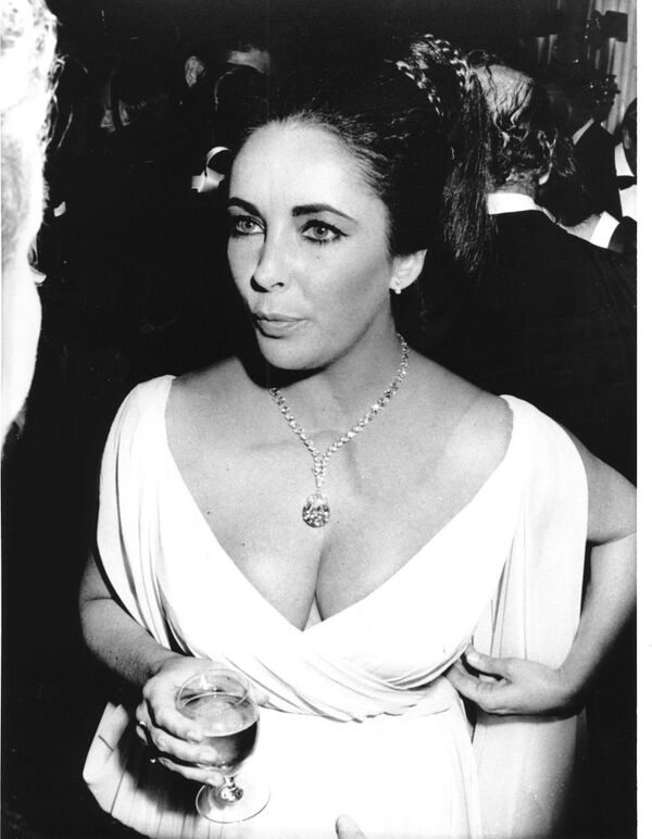 Nữ diễn viên Elizabeth Taylor, năm 1969 - Sputnik Việt Nam