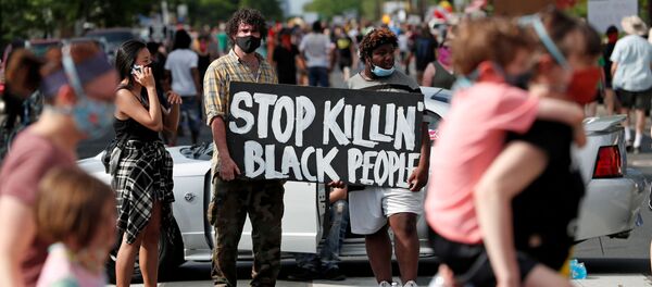Người biểu tình ở Minneapolis, Hoa Kỳ Người biểu tình ở Minneapolis, Hoa Kỳ - Sputnik Việt Nam