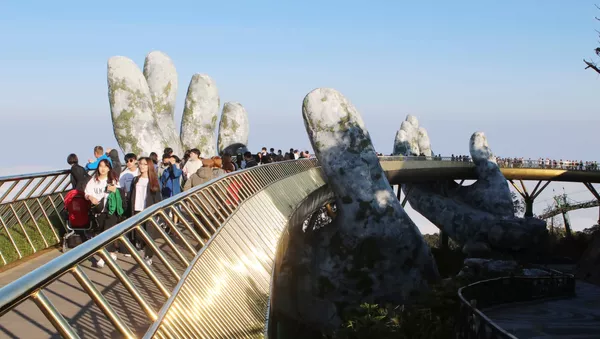 Khách đến tham quan Khu du lịch Bà Nà Hills (Đà Nẵng)  - Sputnik Việt Nam