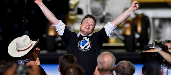 Người sáng lập SpaceX Elon Musk sau khi phóng tên lửa Falcon 9 - Sputnik Việt Nam
