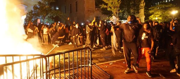 Протесты в Миннеаполисе Протесты в Миннеаполисе - Sputnik Việt Nam