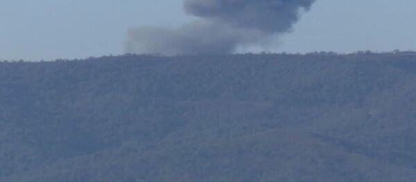 Khói bốc từ vị trí SU-24 rơi trên biên giới Syria và Thổ Nhĩ Kỳ - Sputnik Việt Nam