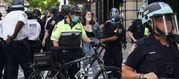 Bùng nổ biểu tình ở New York Bùng nổ biểu tình ở New York - Sputnik Việt Nam