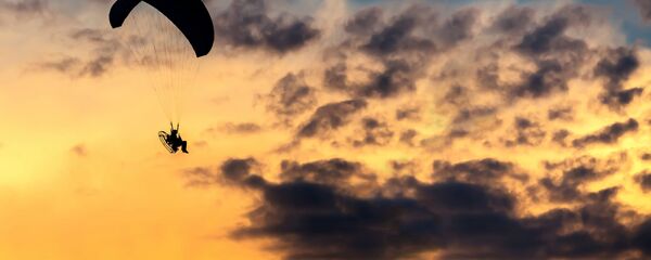 Dù lượn trên bầu trời - Sputnik Việt Nam