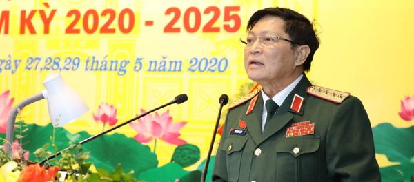 Đại tướng Ngô Xuân Lịch, Ủy viên Bộ Chính trị, Phó Bí thư Quân ủy Trung ương, Bộ trưởng Bộ Quốc phòng phát biểu chỉ đạo tại Đại hội. - Sputnik Việt Nam