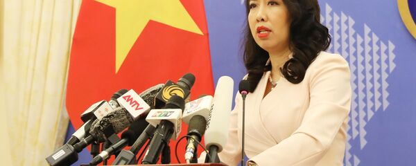  Người phát ngôn Bộ Ngoại giao Lê Thị Thu Hằng trả lời câu hỏi của phóng viên các cơ quan báo thông tấn, báo chí trong nước và quốc tế. - Sputnik Việt Nam