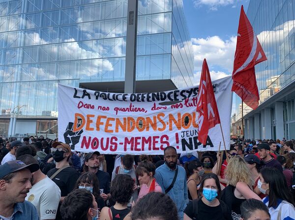 Cháu cựu ứng cử viên tổng thống Le Pen: Tôi không phải xin lỗi vì tôi là người da trắng - Sputnik Việt Nam