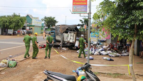 Cơ quan công an khám nghiệm hiện trường, điều tra làm rõ nguyên nhân vụ tai nạn - Sputnik Việt Nam