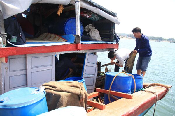 Ngư dân Việt Nam bị tàu Trung Quốc tấn công: Xói mòn niềm tin hai dân tộc - Sputnik Việt Nam