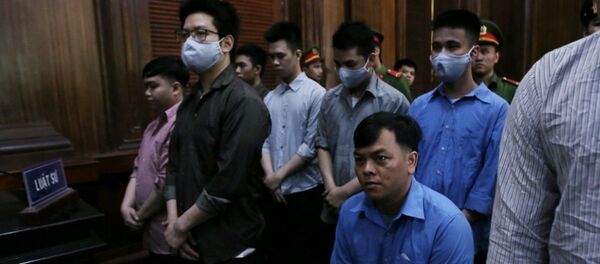 Bị cáo Trần Ngọc Phúc (ngồi) tại phiên tòa.  - Sputnik Việt Nam