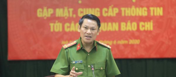 Đại tá Nguyễn Văn Viện, Cục trưởng Cục Cảnh sát điều tra tội phạm về ma túy trả lời các câu hỏi của phóng viên.  - Sputnik Việt Nam