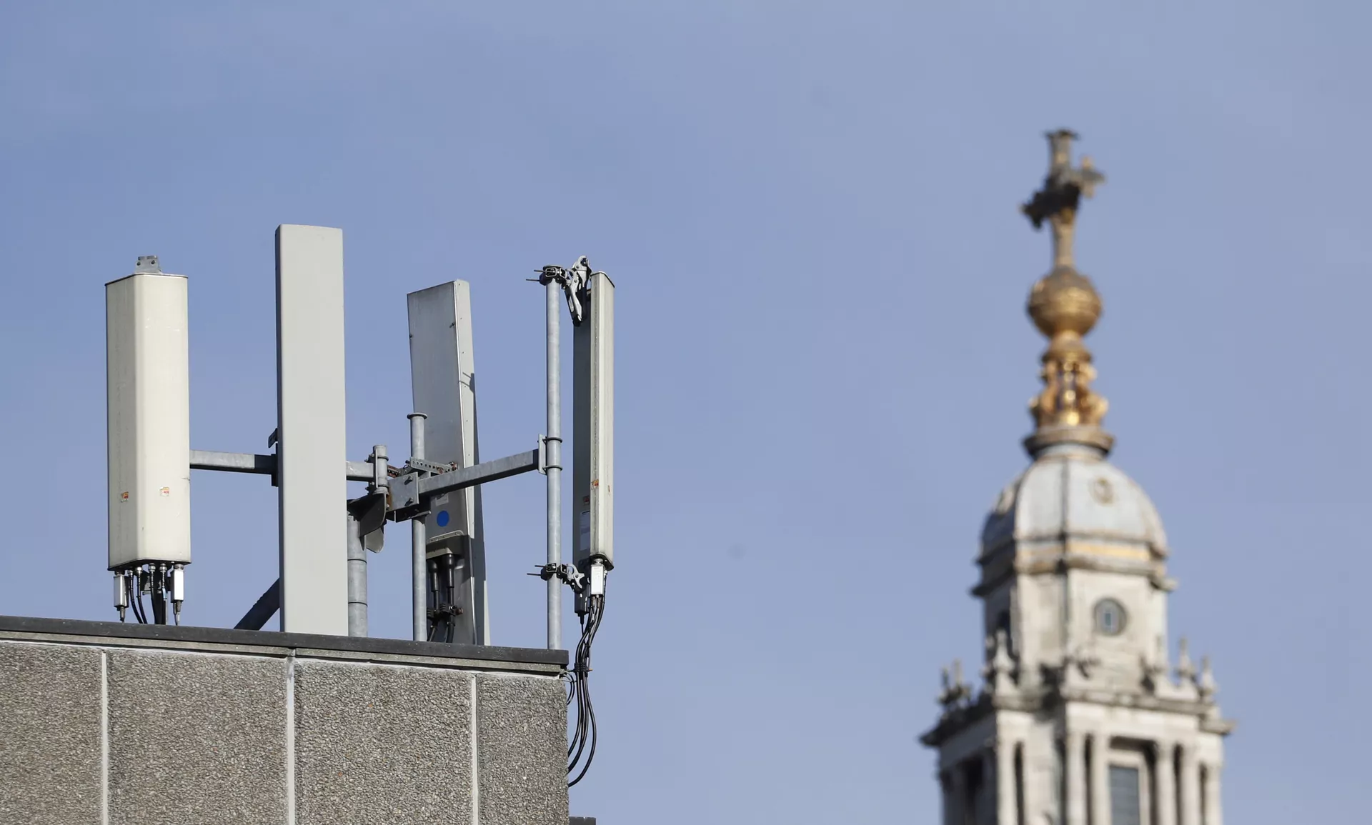Tại sao Hoa Kỳ đang tụt hậu so với Trung Quốc trong việc triển khai mạng 5G? Tại sao Hoa Kỳ đang tụt hậu so với Trung Quốc trong việc triển khai mạng 5G? - Sputnik Việt Nam, 1920, 06.06.2021