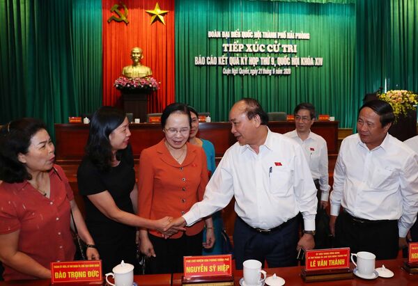 Thủ tướng Nguyễn Xuân Phúc tiếp xúc cử tri Hải Phòng Thủ tướng Nguyễn Xuân Phúc tiếp xúc cử tri Hải Phòng - Sputnik Việt Nam