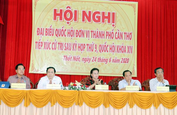Chủ tịch Quốc hội Nguyễn Thị Kim Ngân tiếp xúc cử tri Cần Thơ - Sputnik Việt Nam