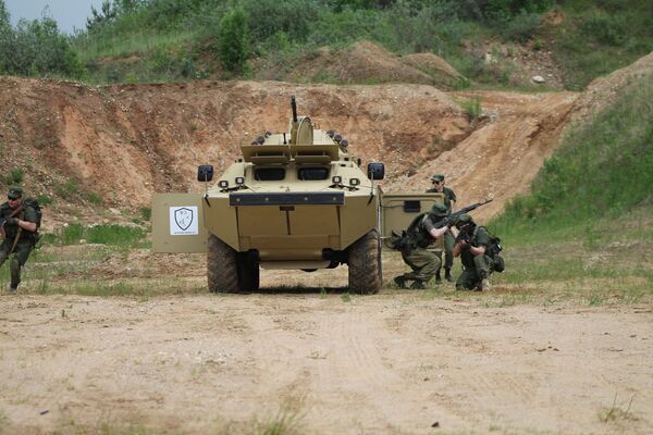 Xe bọc thép BRDM-2 hiện đại hóa mang tên Bekas - Sputnik Việt Nam