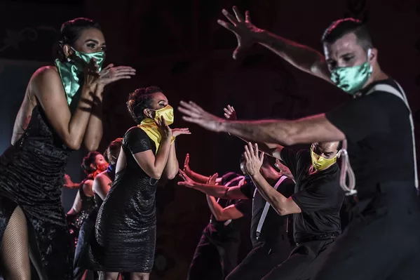 Các vũ công biểu diễn tại Lễ hội Tango Quốc tế lần thứ 14 tại Bảo tàng Nghệ thuật Metropolitan ở Medellin, Colombia Các vũ công biểu diễn tại Lễ hội Tango Quốc tế lần thứ 14 tại Bảo tàng Nghệ thuật Metropolitan ở Medellin, Colombia - Sputnik Việt Nam