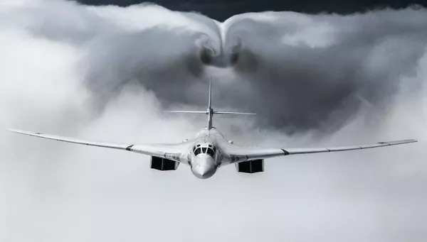 Máy bay ném bom chiến lược Tu-160 trong Cuộc diễu binh Chiến thắng ở Moskva Máy bay ném bom chiến lược Tu-160 trong Cuộc diễu binh Chiến thắng ở Moskva - Sputnik Việt Nam