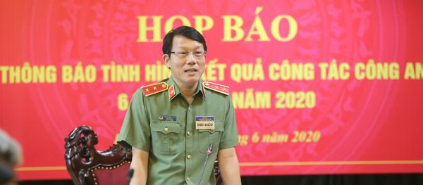 Trung tướng Lương Tam Quang, Thứ trưởng Bộ Công an trả lời các câu hỏi của phóng viên. Trung tướng Lương Tam Quang, Thứ trưởng Bộ Công an trả lời các câu hỏi của phóng viên. - Sputnik Việt Nam