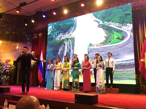 Hà Nội long trọng kỷ niệm 70 năm thành lập Hội hữu nghị Việt-Nga Hà Nội long trọng kỷ niệm 70 năm thành lập Hội hữu nghị Việt-Nga - Sputnik Việt Nam
