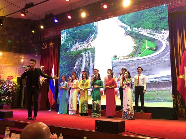 Hà Nội long trọng kỷ niệm 70 năm thành lập Hội hữu nghị Việt-Nga Hà Nội long trọng kỷ niệm 70 năm thành lập Hội hữu nghị Việt-Nga - Sputnik Việt Nam
