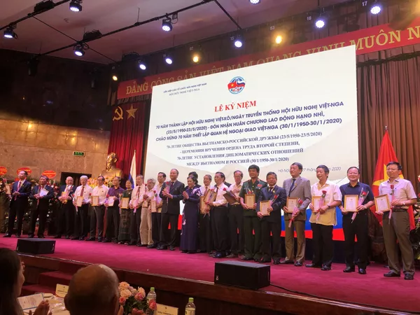 Hà Nội long trọng kỷ niệm 70 năm thành lập Hội hữu nghị Việt-Nga Hà Nội long trọng kỷ niệm 70 năm thành lập Hội hữu nghị Việt-Nga - Sputnik Việt Nam