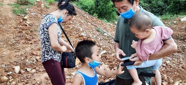 Gia đình nhập cảnh trái phép vào Việt Nam. - Sputnik Việt Nam