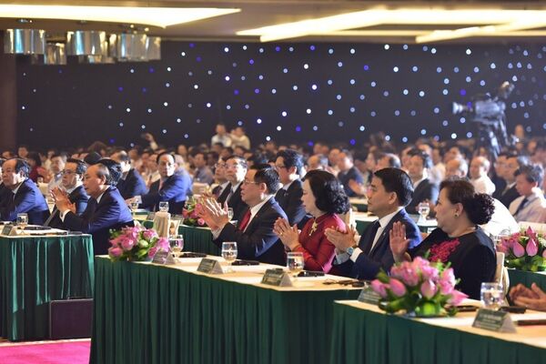 Hà Nội cần vươn tầm cạnh tranh với các thành phố khác trong khu vực Hà Nội cần vươn tầm cạnh tranh với các thành phố khác trong khu vực - Sputnik Việt Nam