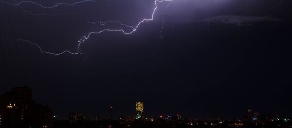 Sấm chớp trên bầu trời Hà Nội - Sputnik Việt Nam