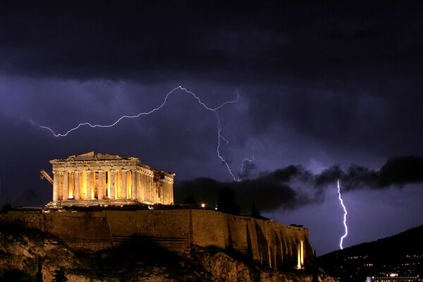 Sấm sét trên đền Parthenon ở Athens - Sputnik Việt Nam