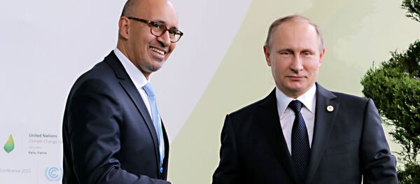 Tổng thống Nga Vladimir Putin và Thư ký phụ trách các vấn đề châu Âu của Bộ Ngoại giao Pháp Arles Desir ở Paris Tổng thống Nga Vladimir Putin và Thư ký phụ trách các vấn đề châu Âu của Bộ Ngoại giao Pháp Arles Desir ở Paris - Sputnik Việt Nam