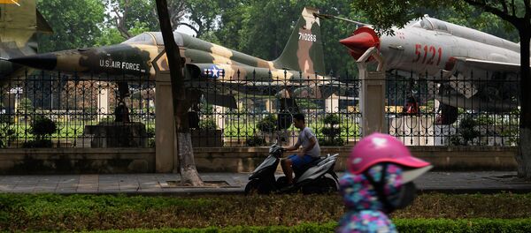 Máy bay chiến đấu F-5 và MiG-21 tại Bảo tàng Quân đội tại Hà Nội Máy bay chiến đấu F-5 và MiG-21 tại Bảo tàng Quân đội tại Hà Nội - Sputnik Việt Nam