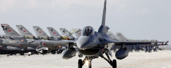 Máy bay chiến đấu Thổ Nhĩ Kỳ F-16 - Sputnik Việt Nam