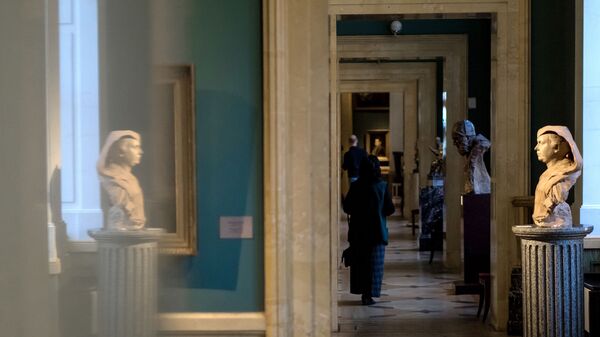 Du khách đến Bảo tàng Hermitage ở St Petersburg - Sputnik Việt Nam