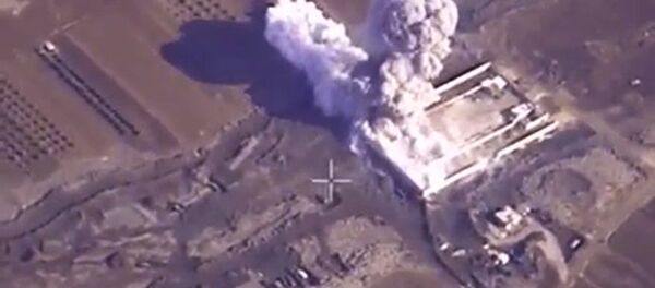 Đòn tấn công của Không lực Nga giáng xuống cơ sở huấn luyện chiến binh Dzhebhat en Nusra ở tỉnh Aleppo thuộc Syria - Sputnik Việt Nam