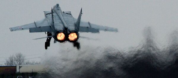 Tiêm kích MiG-31 cất cánh trong cuộc thao diễn bay-chiến thuật ở vùng Primorye - Sputnik Việt Nam