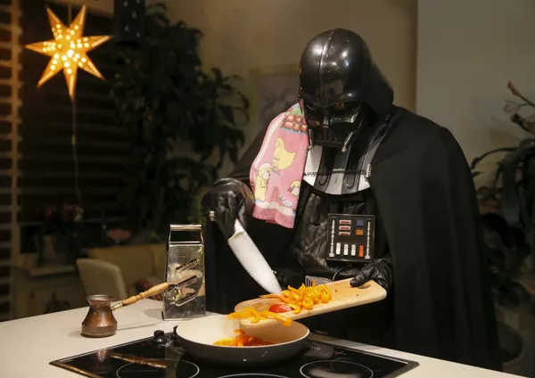 Darth Vader Nikolaevich trong căn hộ của mình ở Odessa Darth Vader Nikolaevich trong căn hộ của mình ở Odessa - Sputnik Việt Nam