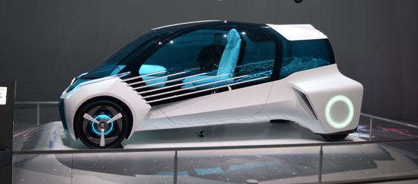 Xe Toyota FCV chạy bằng  nhiên liệu hydrogen - Sputnik Việt Nam