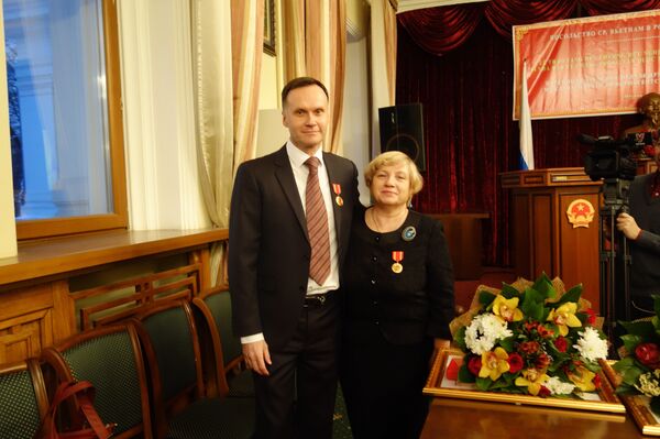 Chuyên gia Việt Nam học  Elena Nikulina và Igor Britov - Sputnik Việt Nam