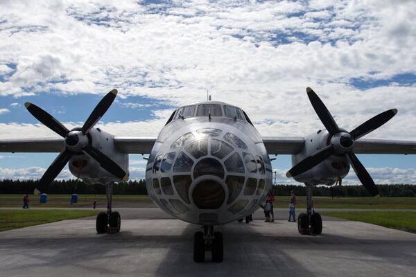 Máy bay chụp ảnh trên không An-30 tại sân bay quân sự Levashovo - Sputnik Việt Nam