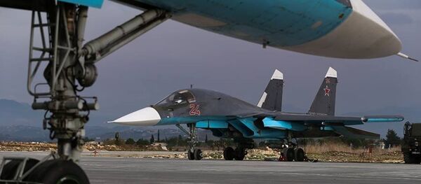 Máy bay chiến đấu-ném bom đa mục đích Su-34 của Nga. - Sputnik Việt Nam
